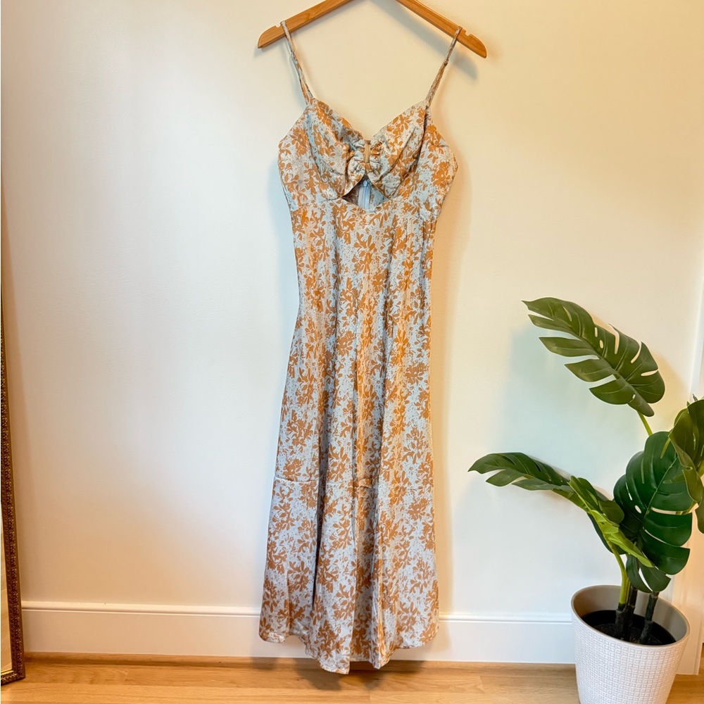 Selfie Leslie Tan Floral Maxi Dress